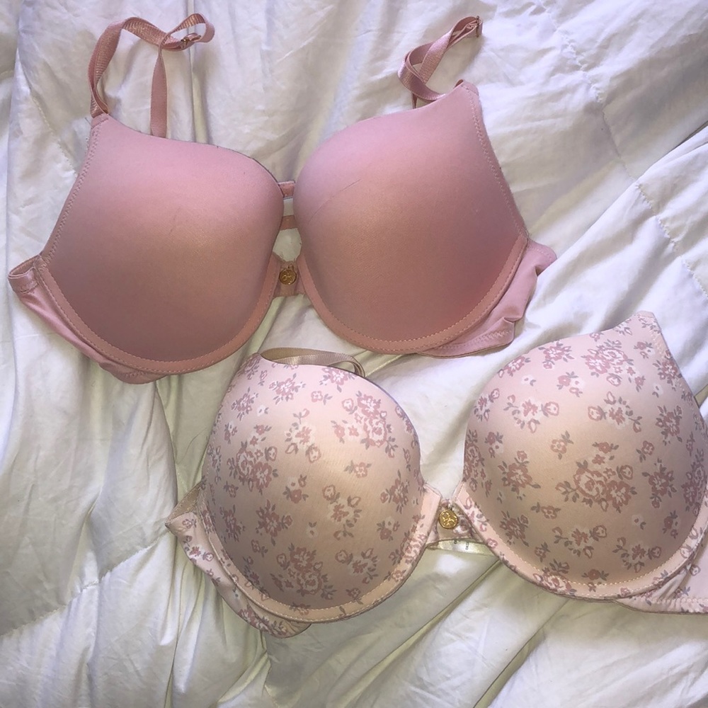 Jessica Simpson bras